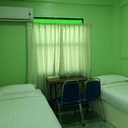 Nay Chi Lin Hotel Pathein Exteriör bild