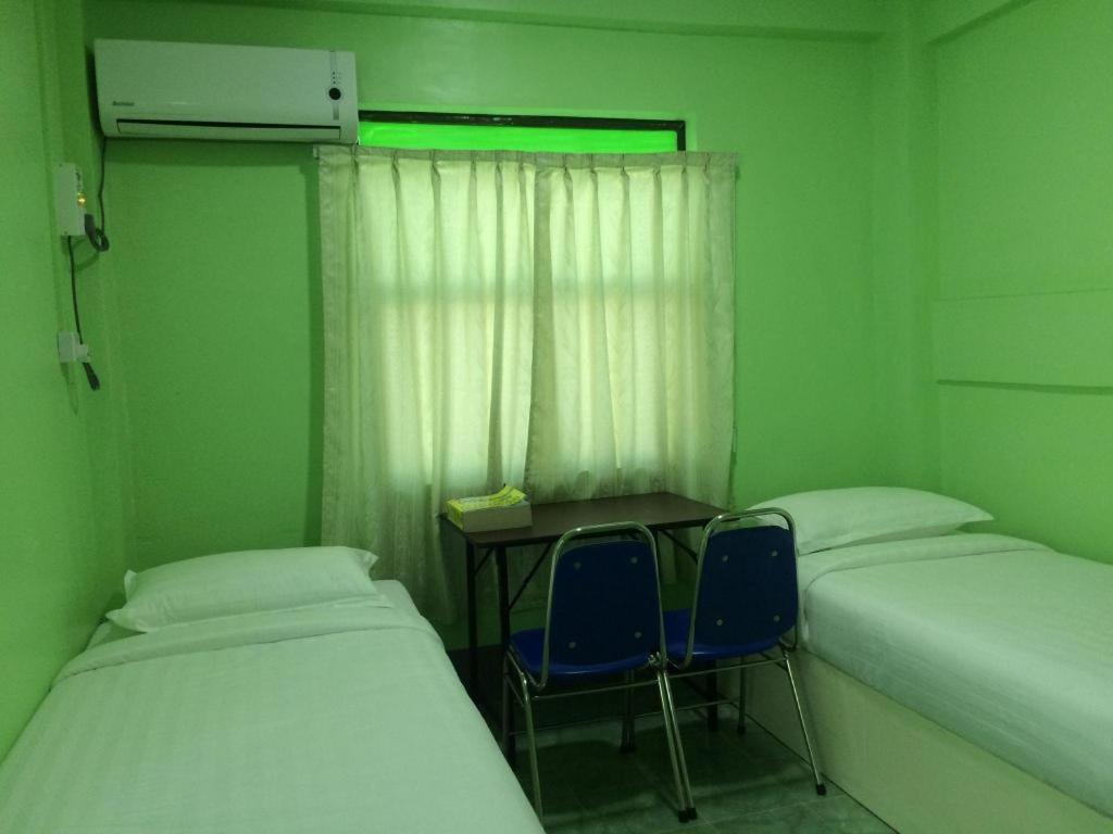 Nay Chi Lin Hotel Pathein Exteriör bild
