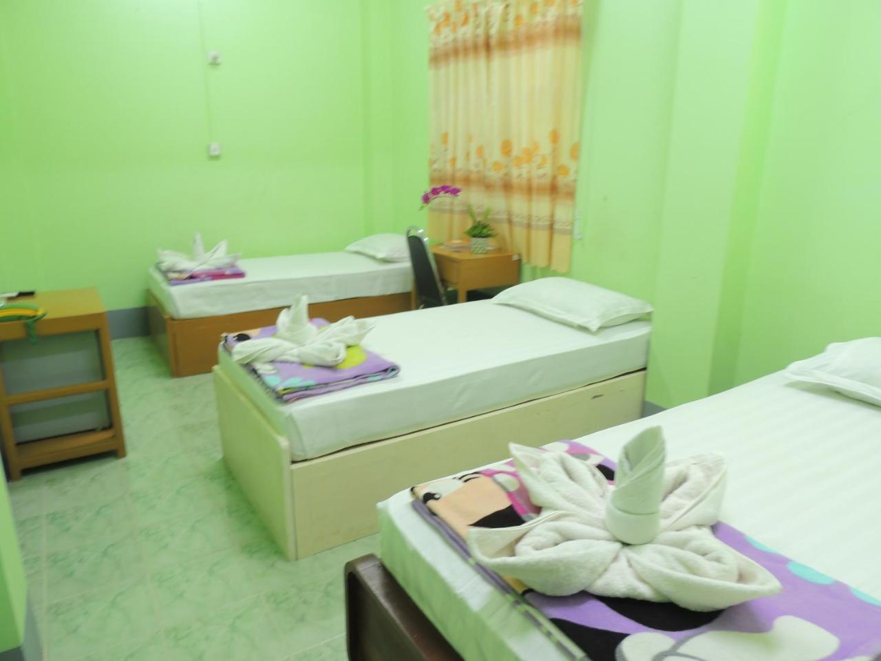 Nay Chi Lin Hotel Pathein Exteriör bild