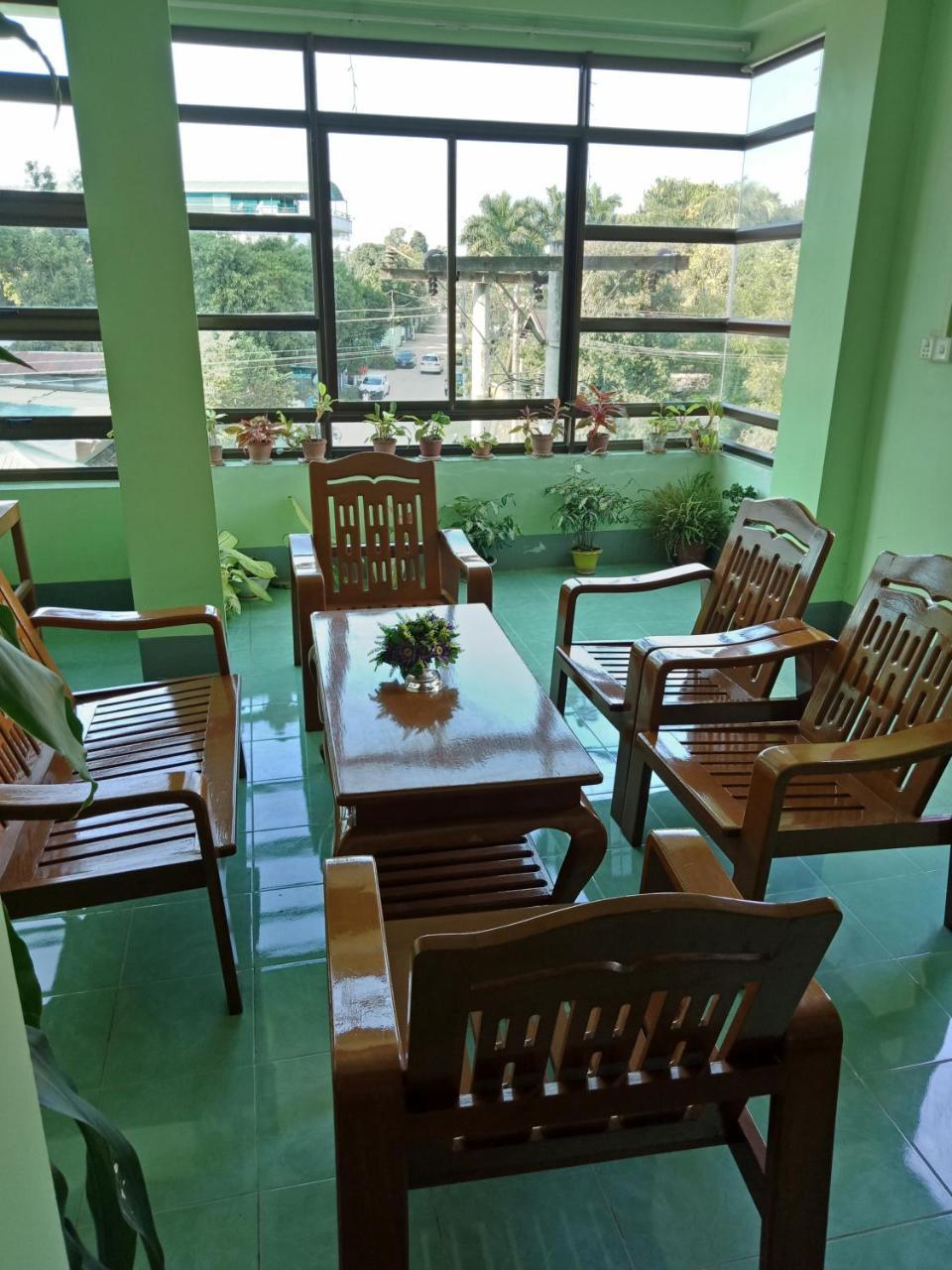 Nay Chi Lin Hotel Pathein Exteriör bild
